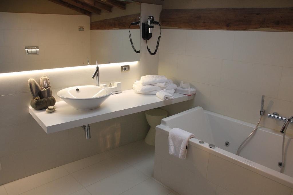 Bed and Breakfast Damaranto Residenza E Cucina Soave  Pokoj fotografie